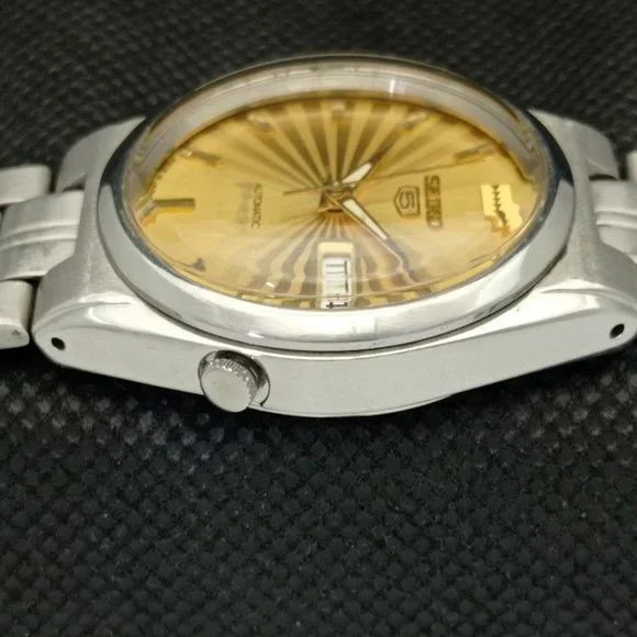Vintage 1973 Seiko Automatic Mens Silver Watch W/daydate & Gold accents - Picture 5 of 8